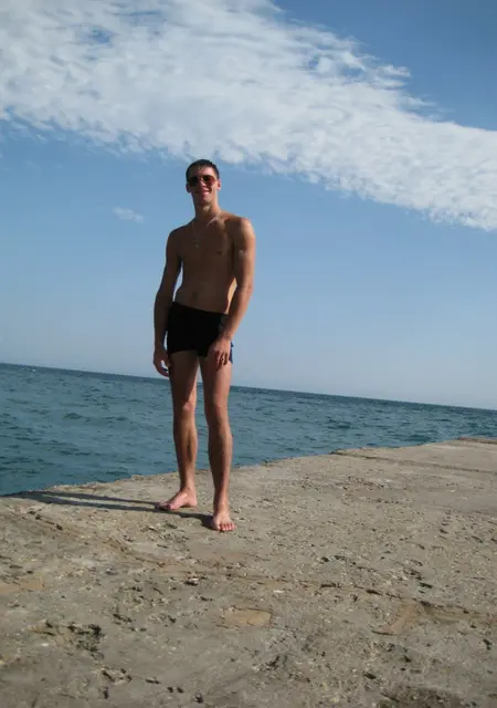 Я Максим, 33, из Ханты-Мансийска, ищу знакомства без обязательств