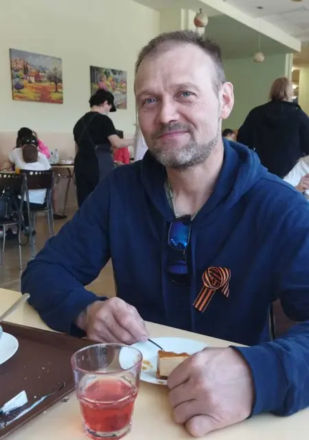 Я Эдуардо, 49, из Йошкар-Олы, ищу знакомство для приятного времяпровождения