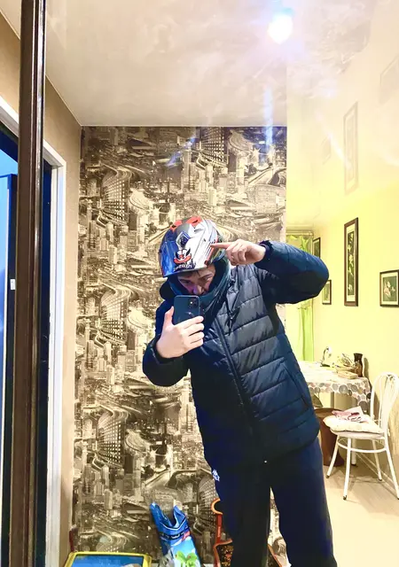 Денис из Владивостока, мне 21, познакомлюсь без обязательств