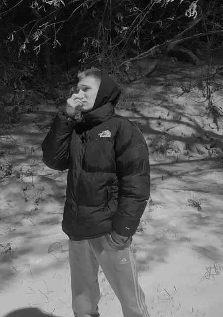 Макс из Елизова, мне 19, познакомлюсь на одну ночь