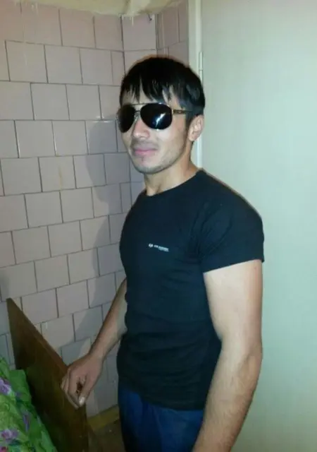 Я Саша, 32, из Братска, ищу знакомства на одну ночь