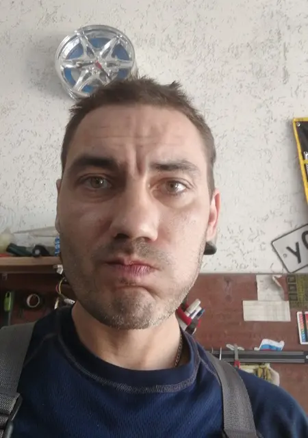 Я Добрый, 40, знакомлюсь без обязательств в Томске