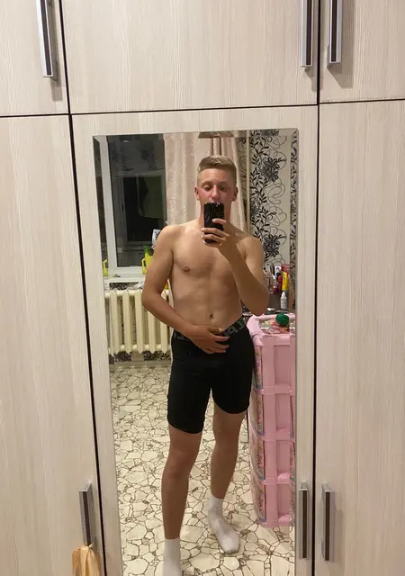 Данил из Благовещенска, ищу на сайте знакомства на одну ночь