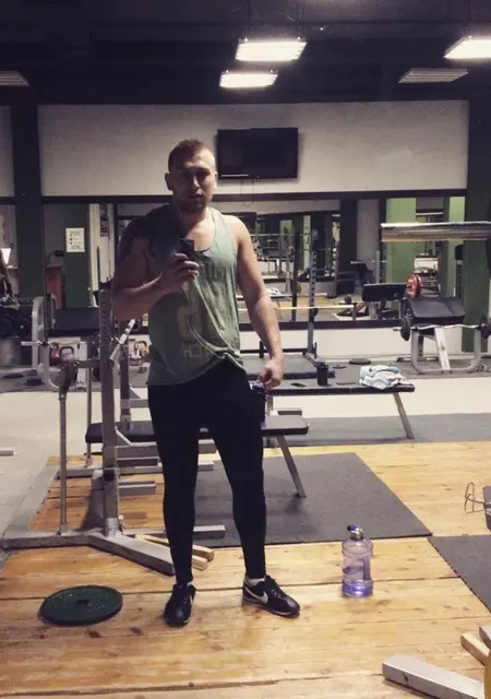 Ваня из Барнаула, ищу на сайте знакомства на одну ночь